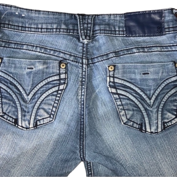 Size 1 Rewind Light Blue Denim Midrise Straight Leg Stretchy 5 Pocket Jeans - Picture 5 of 5
